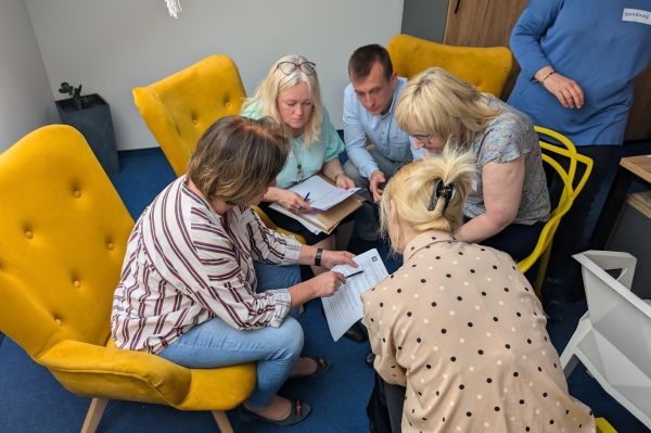 Goście z Polski, Belgii i Włoch podczas wspólnej pracy w toruńskim ROPS w ramach projektu Life Magister