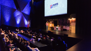 Zdjęcia ze spektaklu "Palce lizać"