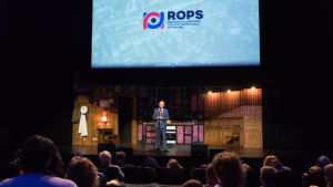 Zdjęcia ze spektaklu "Palce lizać"