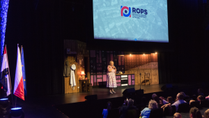 Zdjęcia ze spektaklu "Palce lizać"