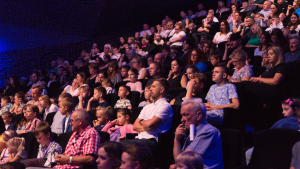 Zdjęcia ze spektaklu "Palce lizać"