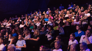 Zdjęcia ze spektaklu "Palce lizać"