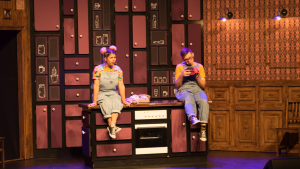 Zdjęcia ze spektaklu "Palce lizać"