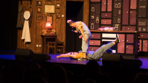 Zdjęcia ze spektaklu "Palce lizać"