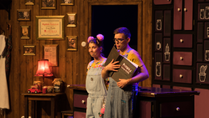 Zdjęcia ze spektaklu "Palce lizać"