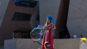 Zdjęcia ze spektaklu "Palce lizać"