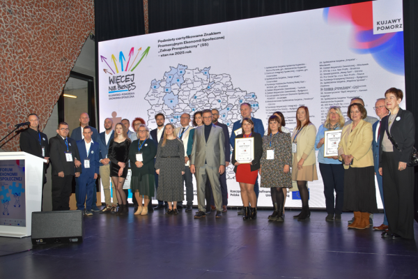 Laureaci certyfikatów "Zakup prospołeczny" podczas 15. Forum Ekonomii Społecznej