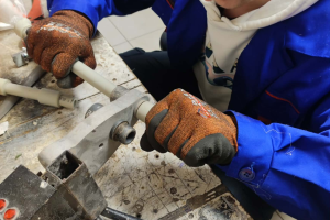 Młodzież podczas kursów zawodowych