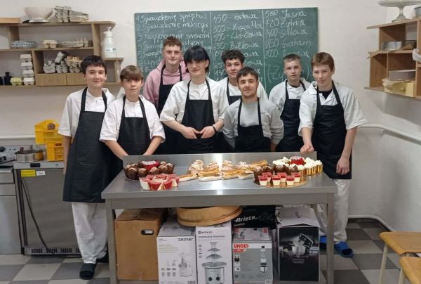 Młodzież podczas kursów zawodowych