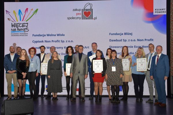 Laureaci certyfikatów "Zakup prospołeczny" podczas 15. Forum Ekonomii Społecznej