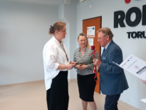 Wręczenie zaświadczeń ukończenia szkolenia na asystenta rodziny.