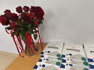 Wręczenie zaświadczeń ukończenia szkolenia na asystenta rodziny.