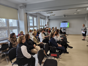 Wręczenie zaświadczeń ukończenia szkolenia na asystenta rodziny.