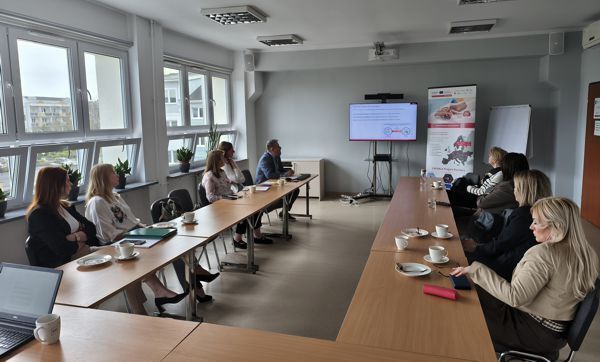 uczestnicy w czasie spotkania