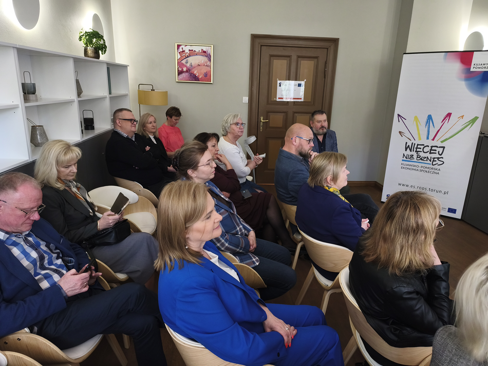 Członkowie komitetu podczas obrad