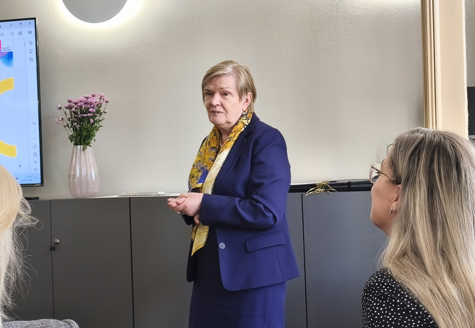 Członkowie komitetu podczas obrad