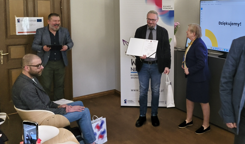 Członkowie komitetu podczas obrad