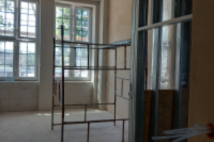 wnętrze remontowanego budynku