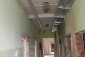 wnętrze remontowanego budynku