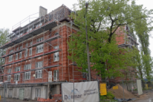 rusztowanie na budynku