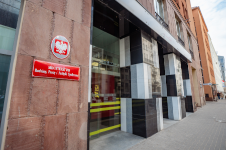 Zmiana ustawy o wspieraniu rodziny i systemie pieczy zastępczej. Trwają już prace legislacyjne nad projektem