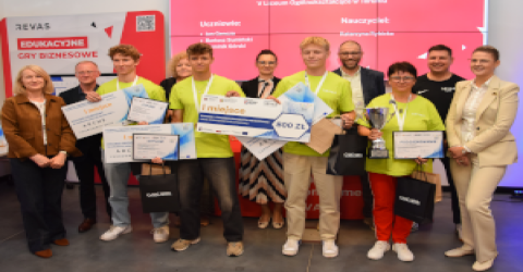 Młodzi menedżerowie z toruńskiego V LO mistrzami województwa!