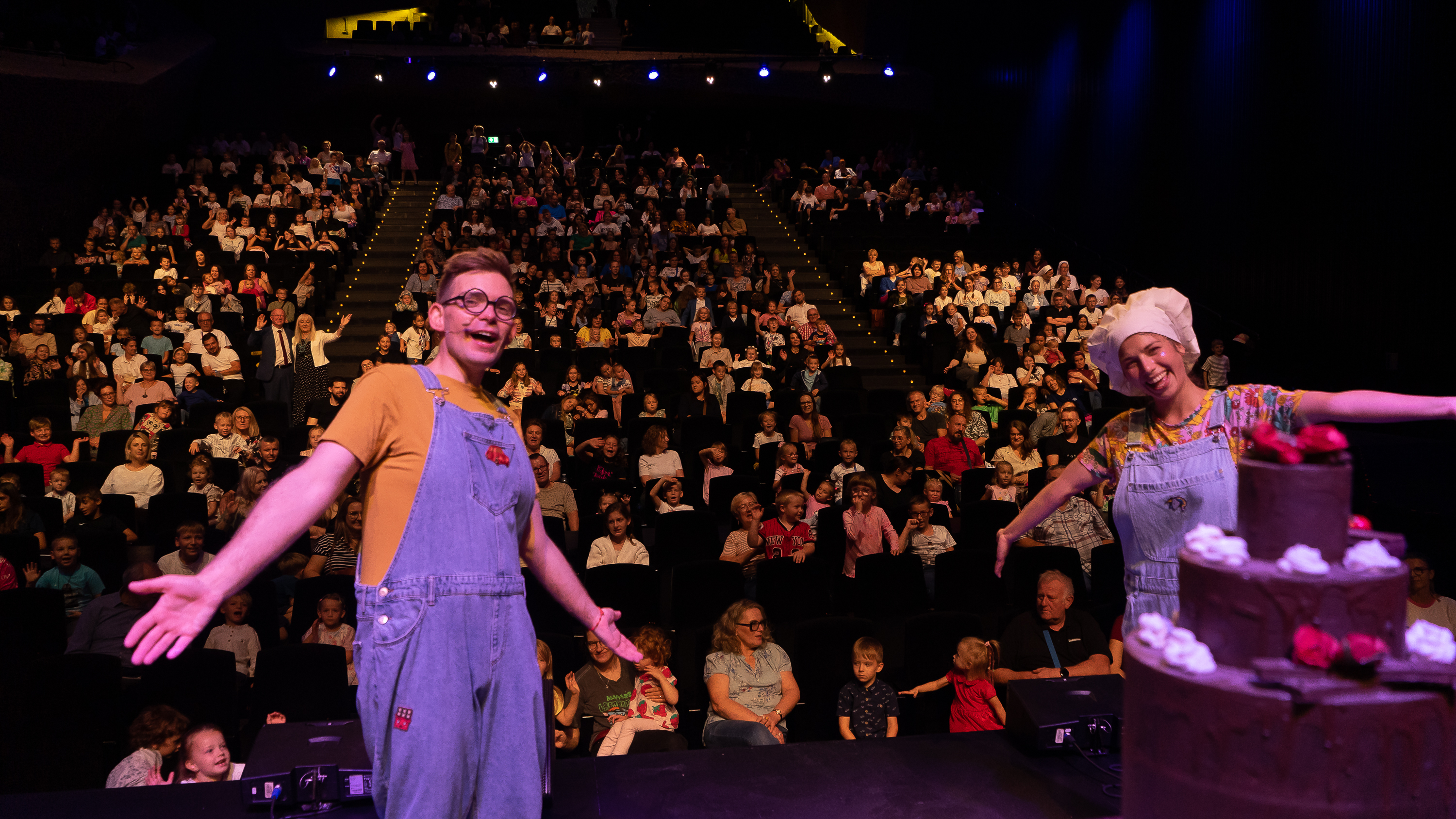 „Palce Lizać, czyli wybuchowy deser!” – spektakl pełen smaku i śmiechu! 🍰🎉